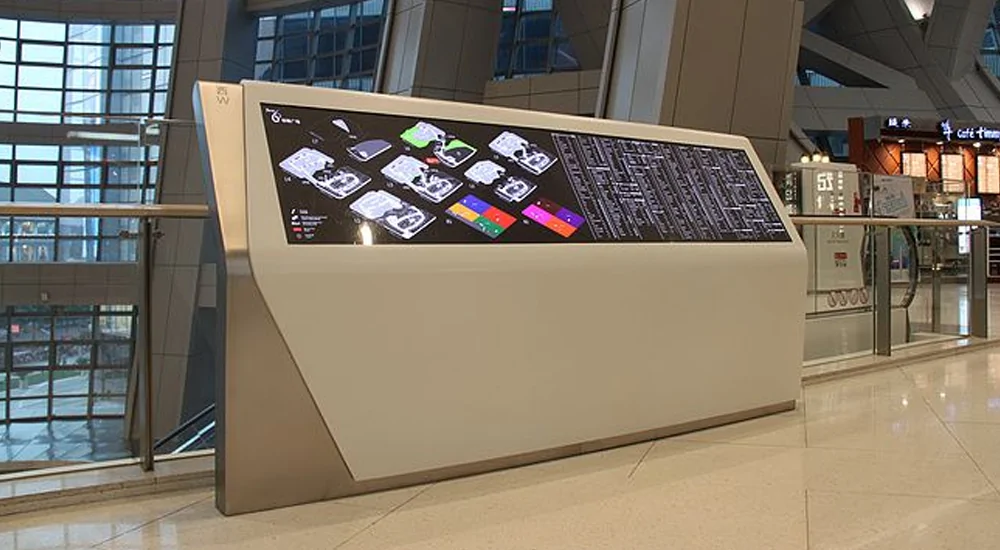 goxmart commercial digital signage, slanted touch screen kiosk for shopping mall interactive floor map & visitor navigation