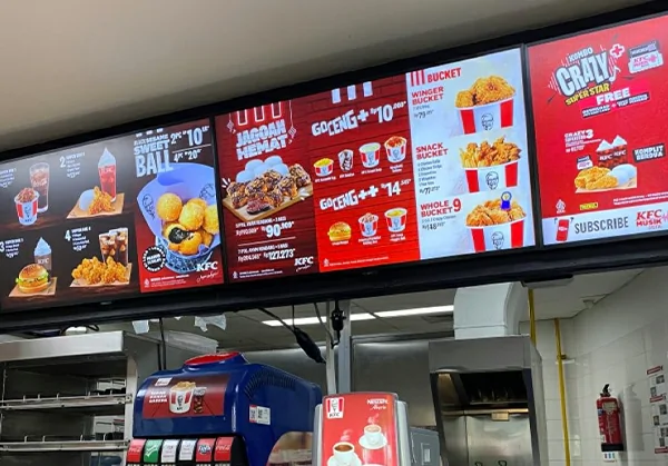 GoXmart indoor wall mounted digital signage, multiple wall digital menu screens at fast food restaurant